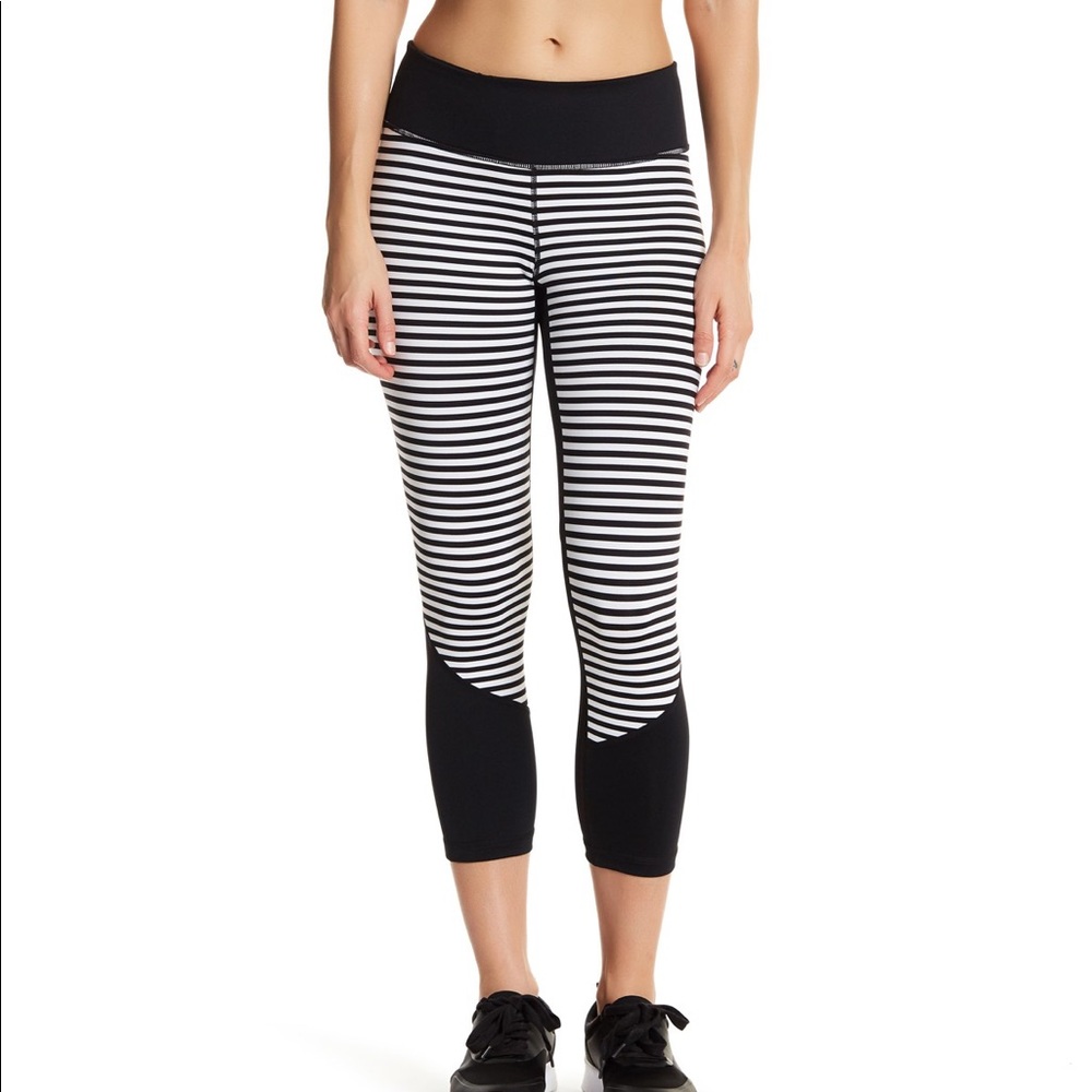 Zella | Block It To Me Capri Leggings M